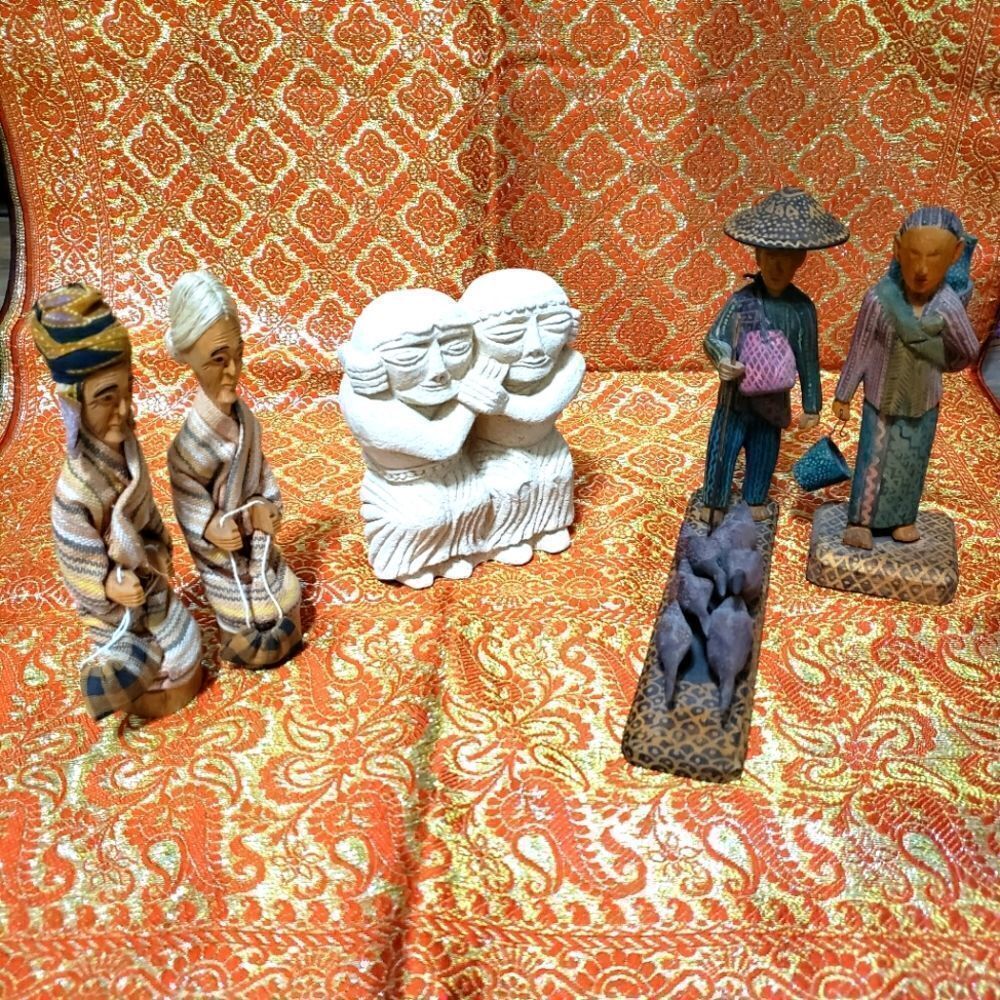 Bundle of Couple Figurine Souvenirs from Diff. Countries